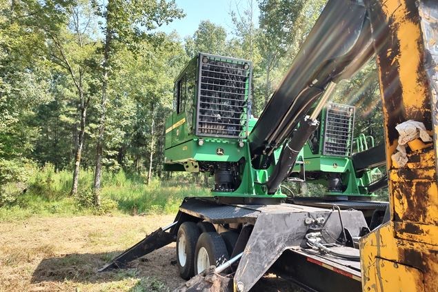 2015 John Deere 437D Log Loader